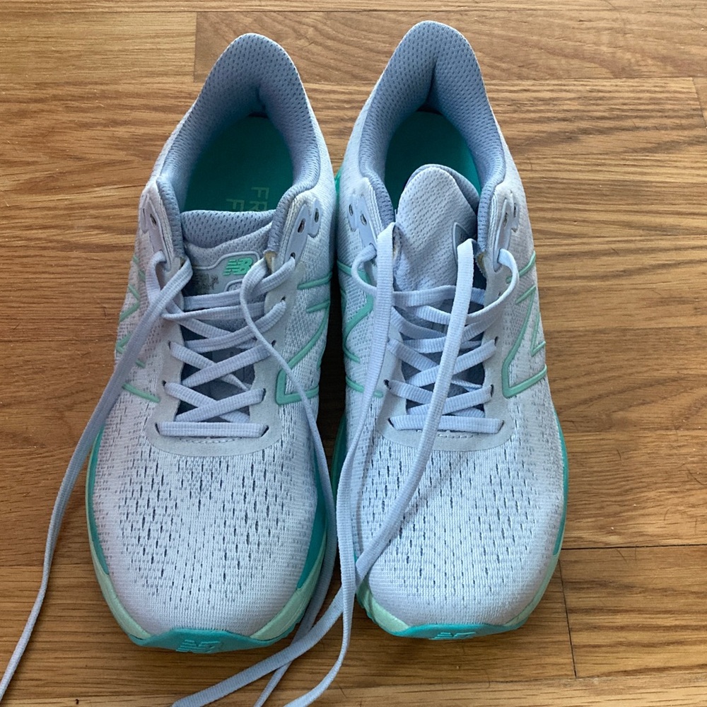 New Balance White and Teal Sneakers